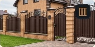 Кирпичные заборы с воротами
